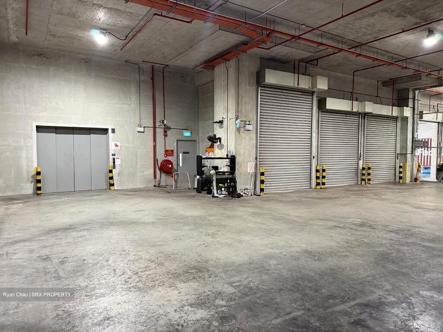 Jurong Logistics Hub (D22), Warehouse #586029831